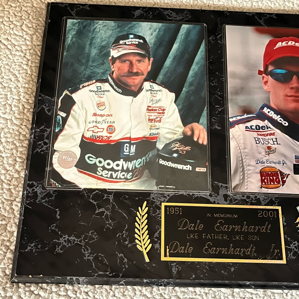 Goodwrench Racing Memorabilia Set - Picture 3 of 16
